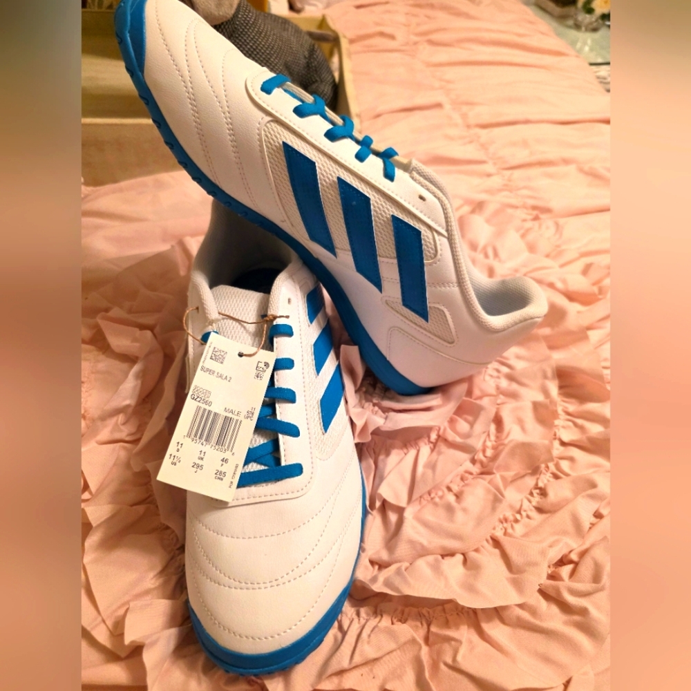 New MENS Adidas Super Sala 2 Perfomance Athletic Shoes. 11.5 Regular Width